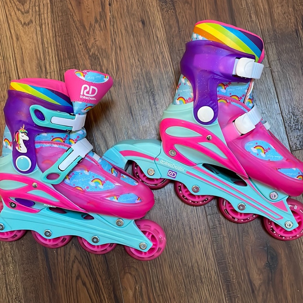 Girls rollerblades